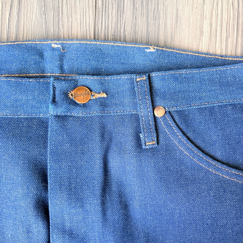 Wrangler 13MWZ dark wash denim